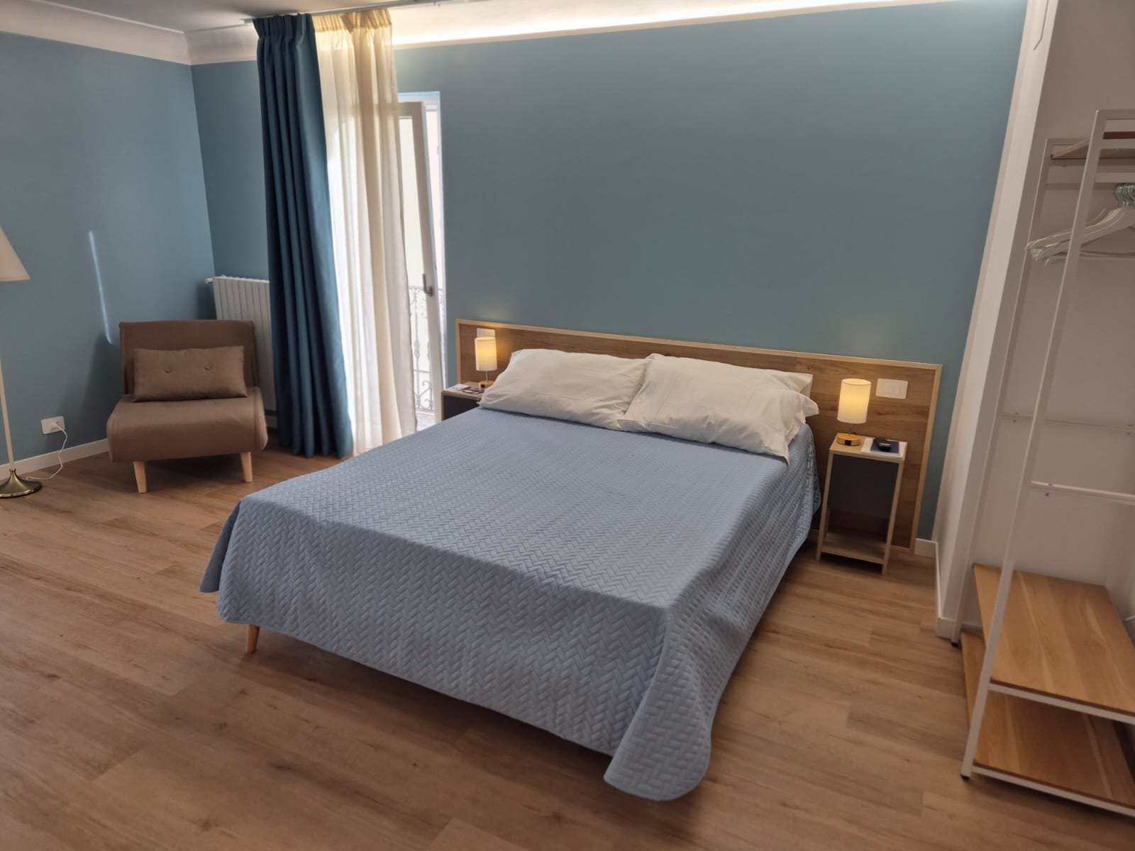 Camera Blue